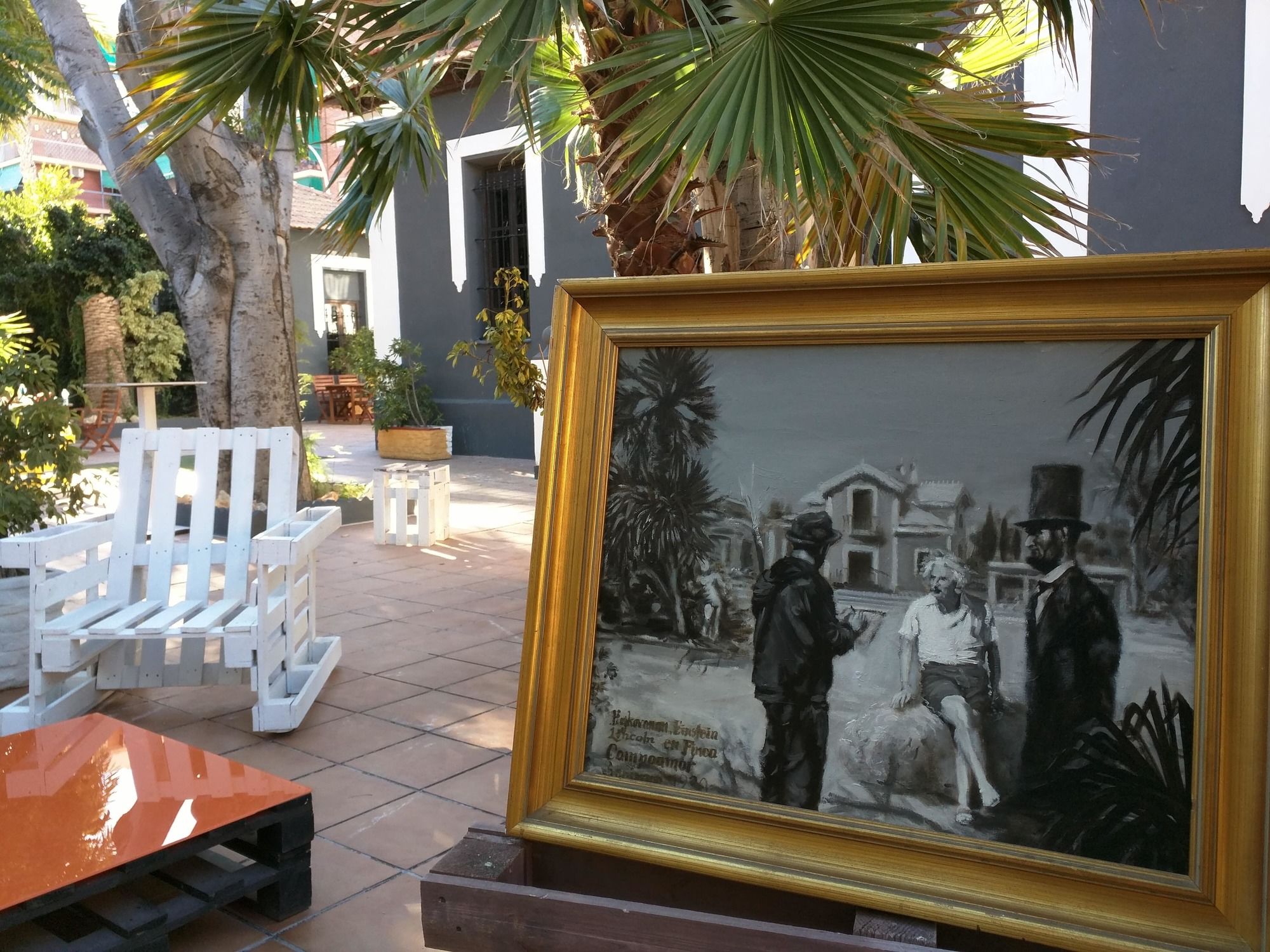 Фото Nwt Paradise Urban Hostel