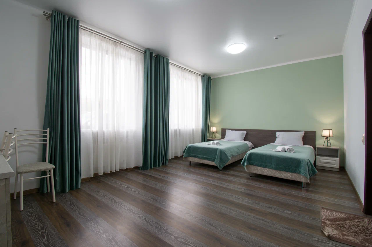 Фото отеля 2