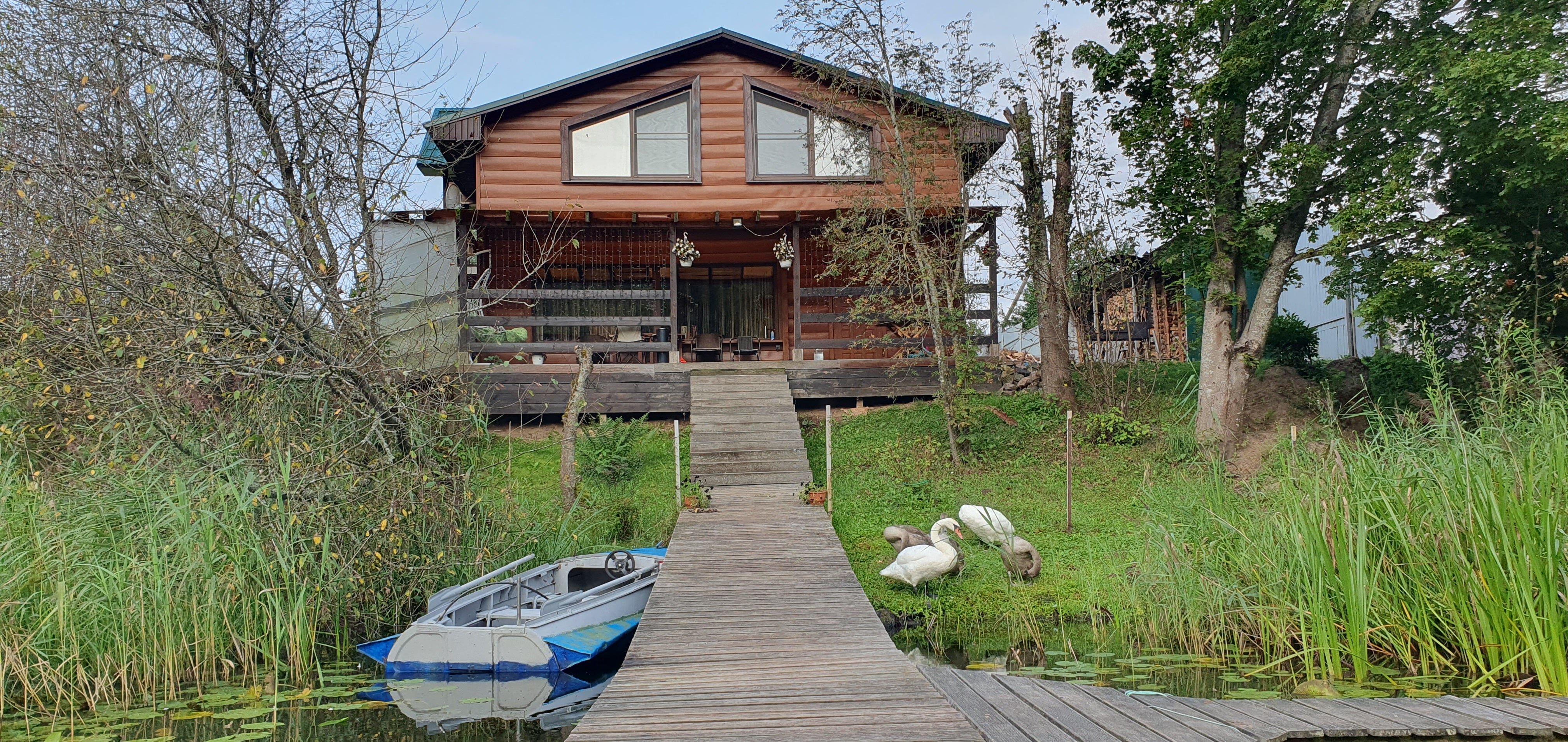 Фото Дом у реки