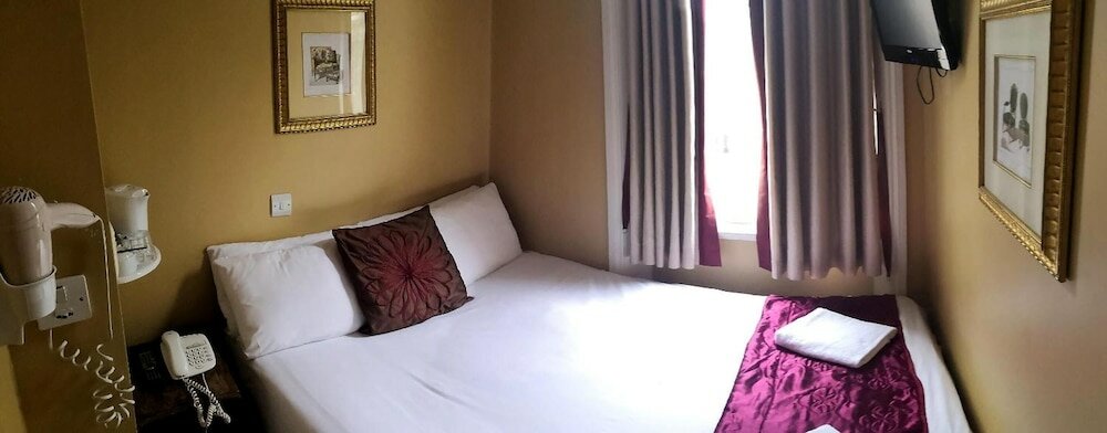 Фото Coronation Hotel