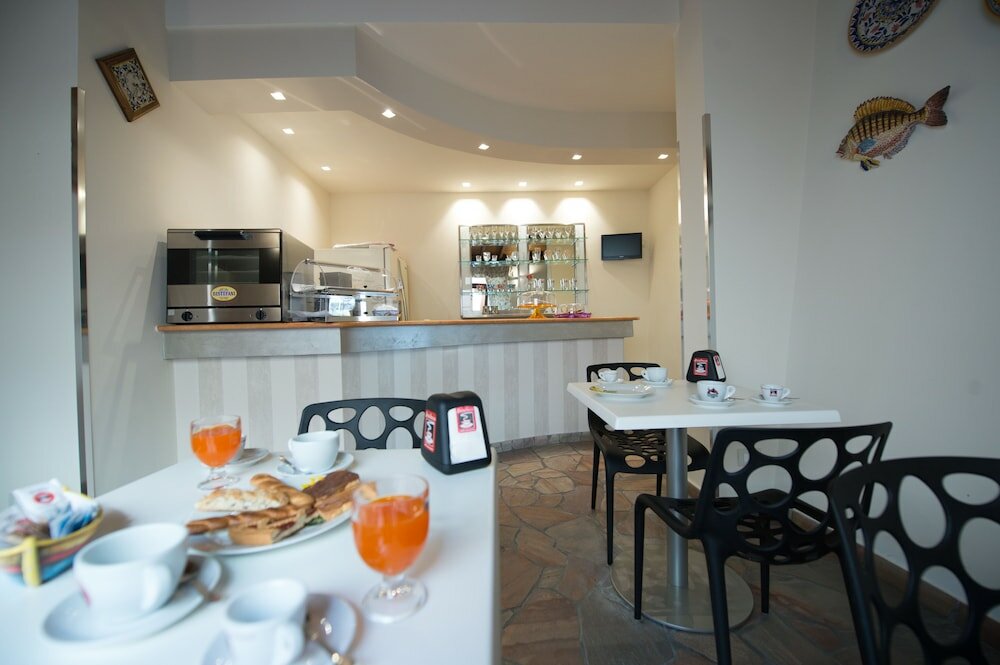 Фото Hotel Aliai