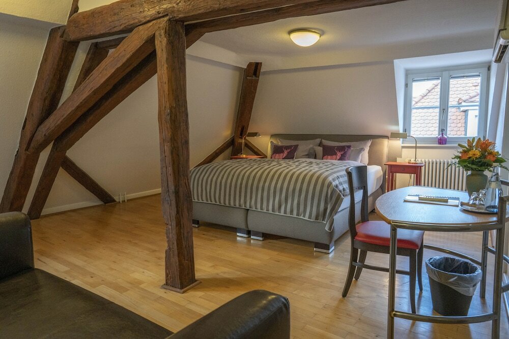 Фото Goldener Falke