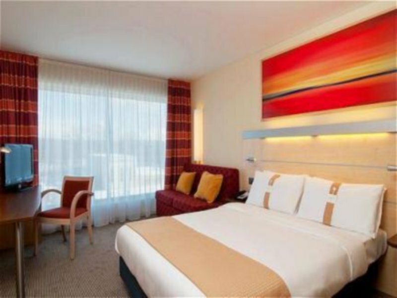 Фото Holiday Inn Express Zurich Airport, an Ihg Hotel
