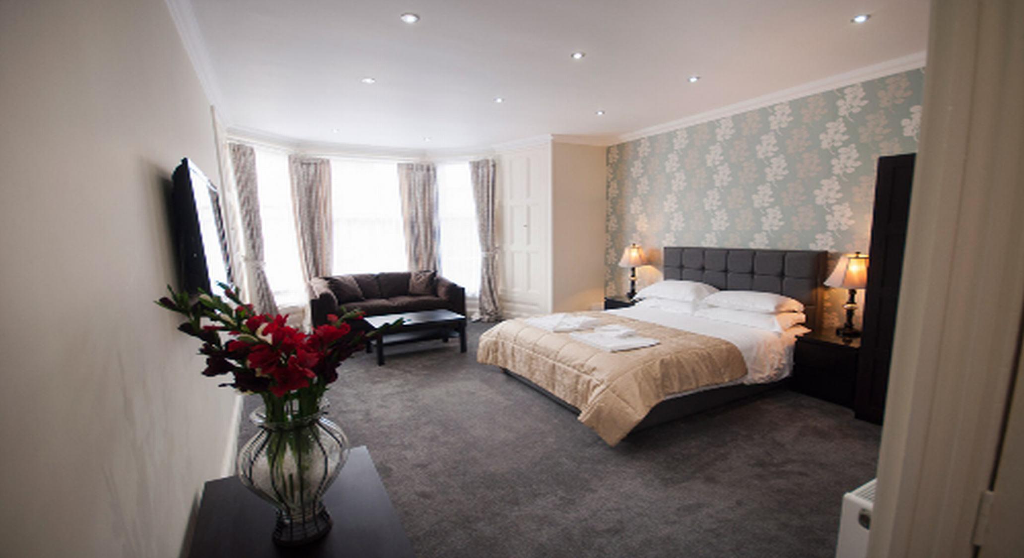 Фото Palmerston Suites