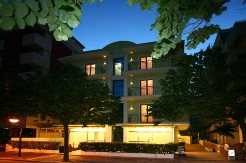 Внешний вид отеля Hotel Italy в Мизано-Адриатико, фото 1