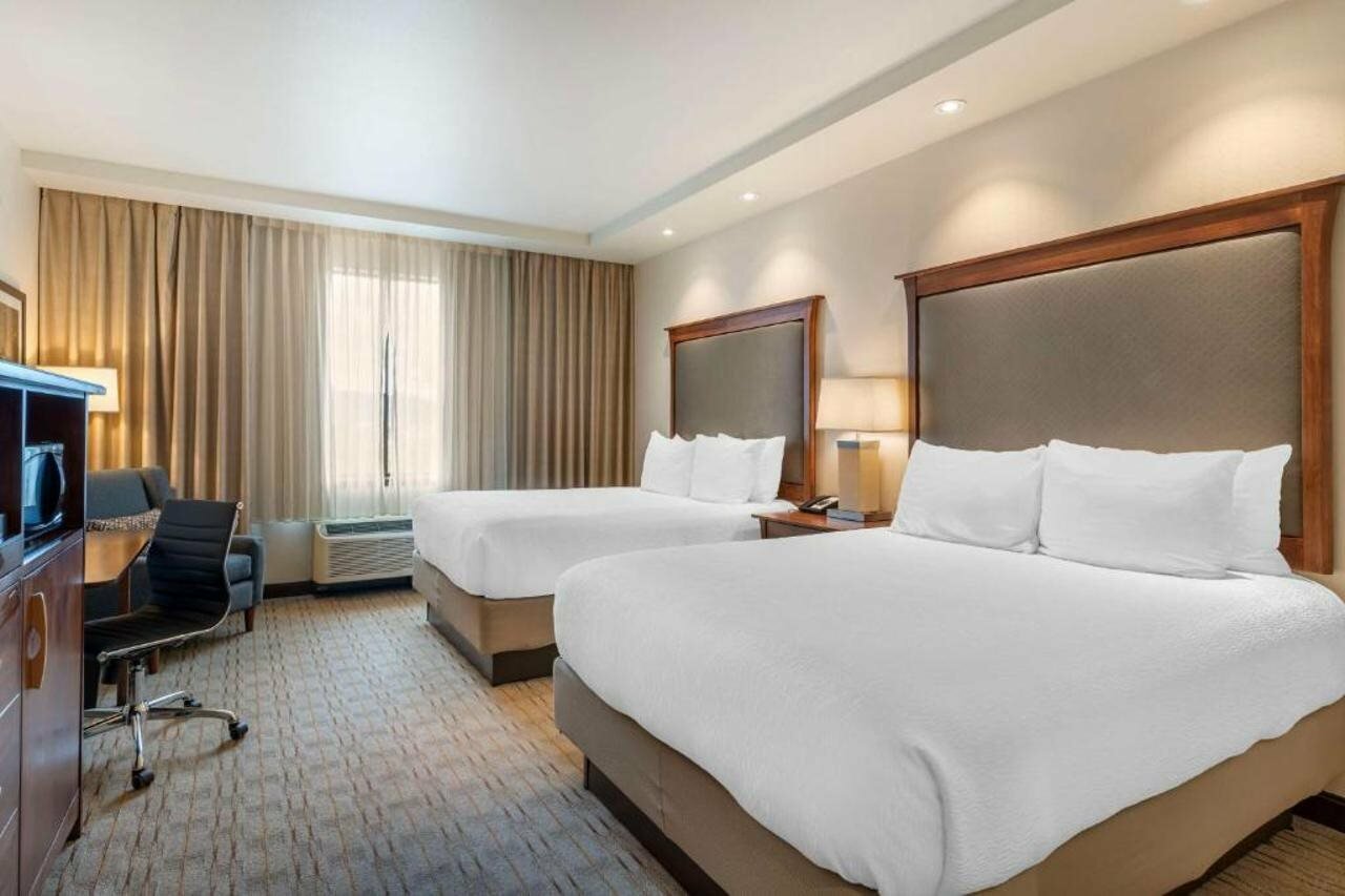 Фото Best Western Premier Boulder Falls Inn