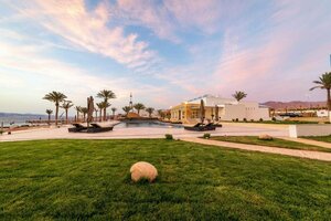 Гостиница Luxotel Aqaba Beach Resort & SPA Hotel