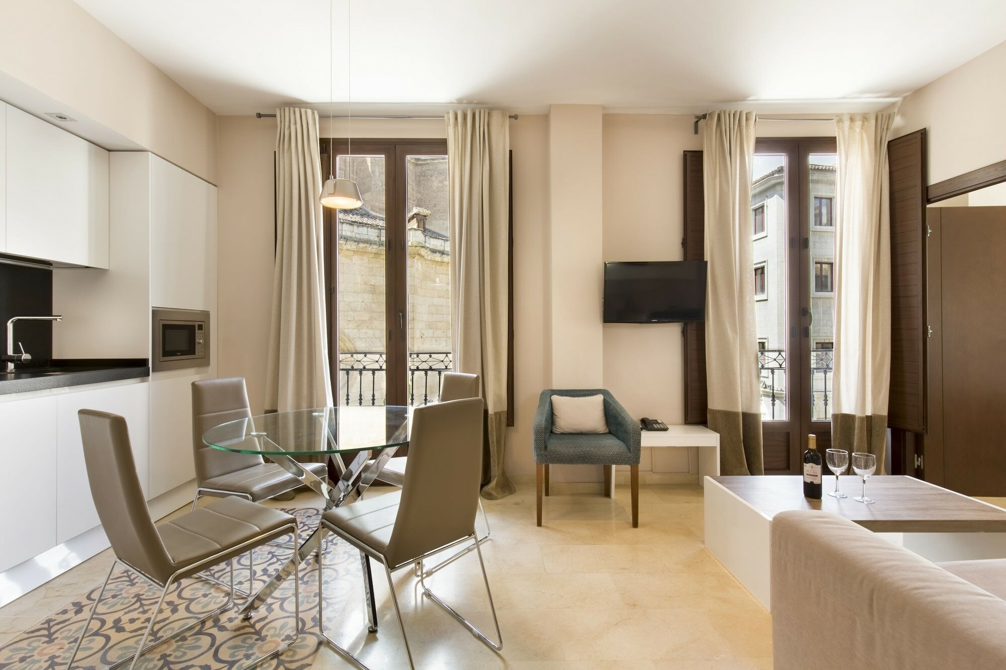 Фото Siloe Plaza