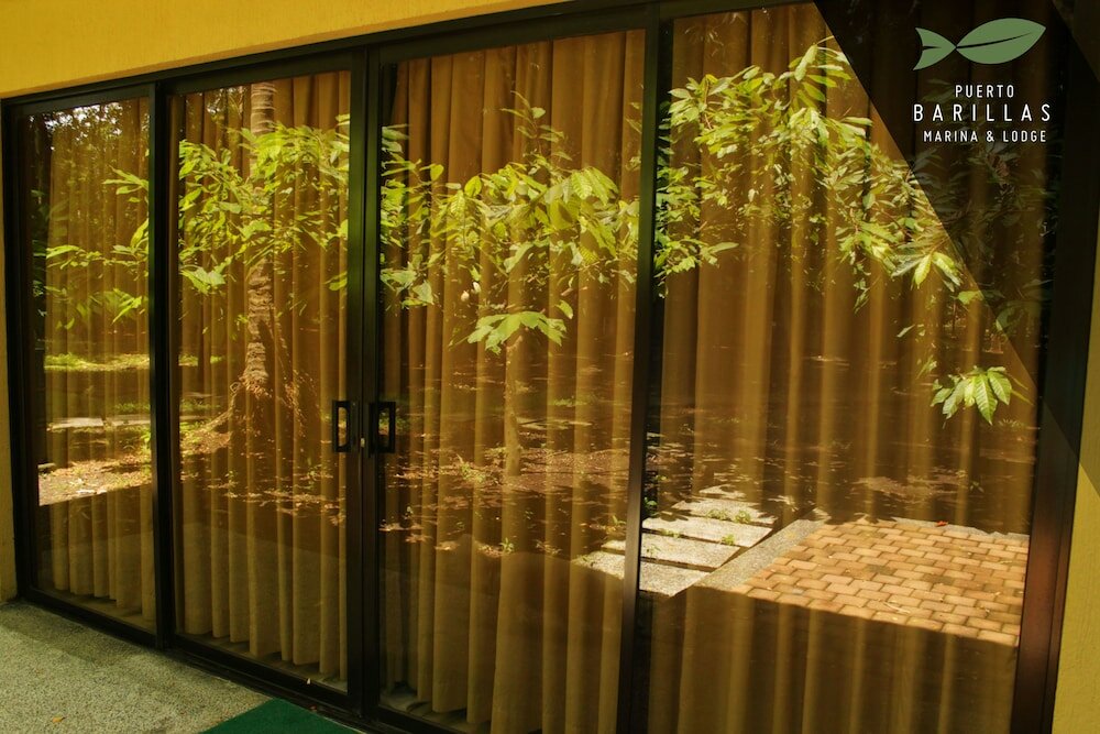 Фото Puerto Barillas Marina & Lodge