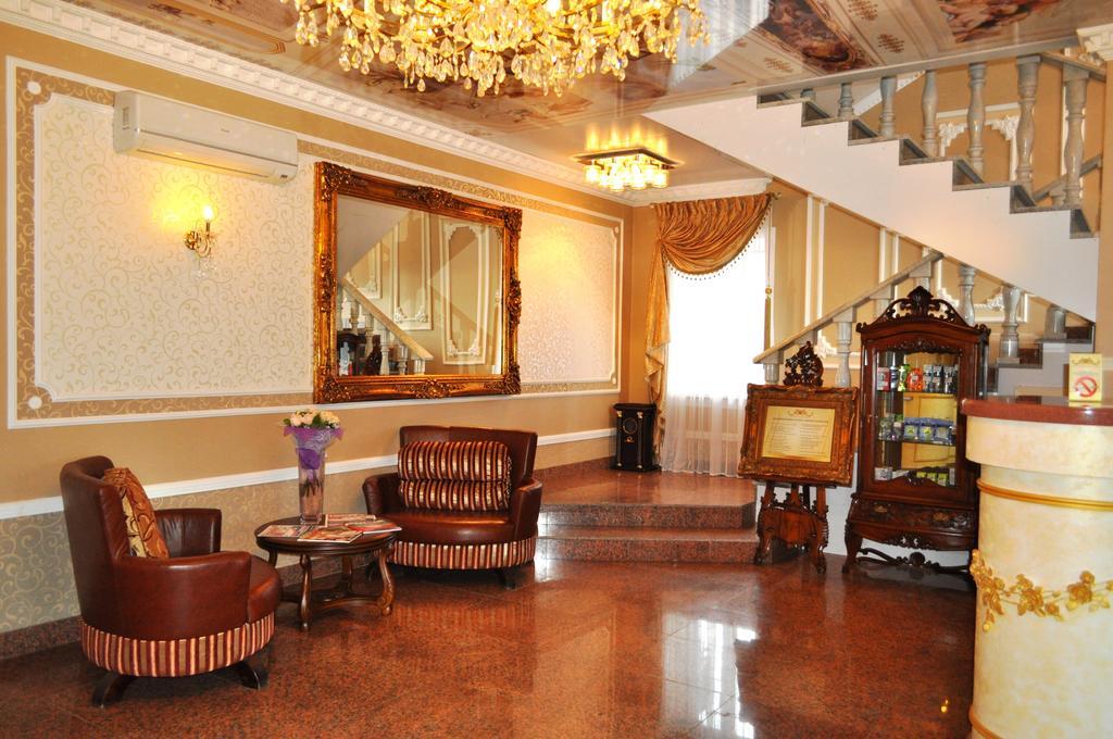 Фото Красная