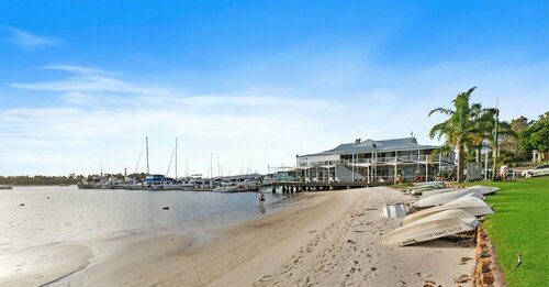 Гостиница The Oasis One Mile beach в Новом Южном Уэльсе