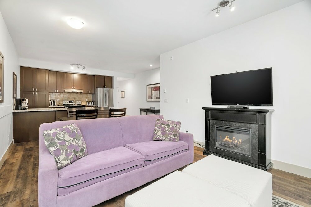 Фото Elevated Escapes 2br Suite Overlooking Lake