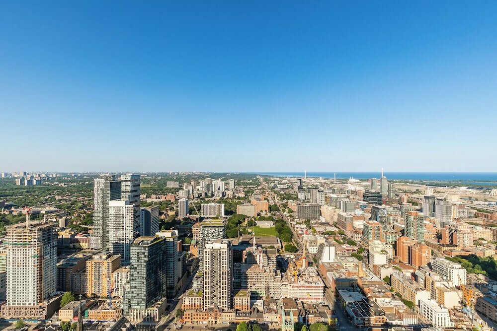 Фото Bonvoy Suites Eaton Centre