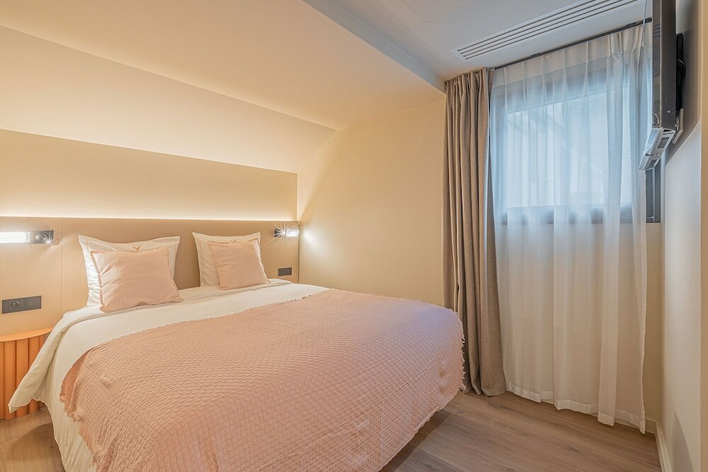 Фото Yuna Montmartre - ApartHotel