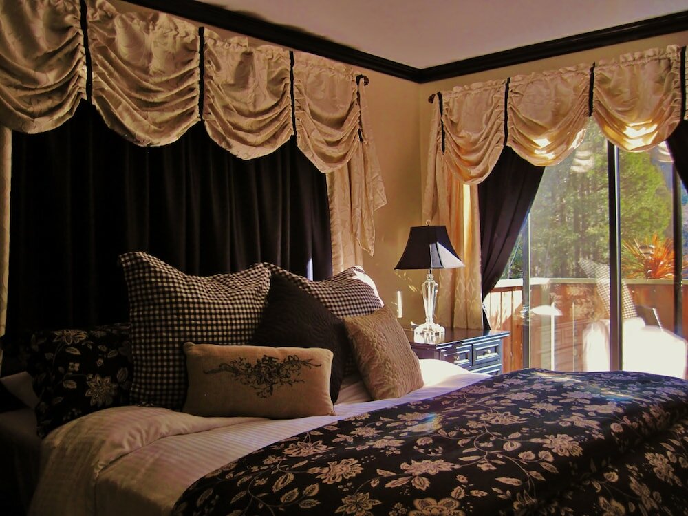 Фото The North Shore Inn