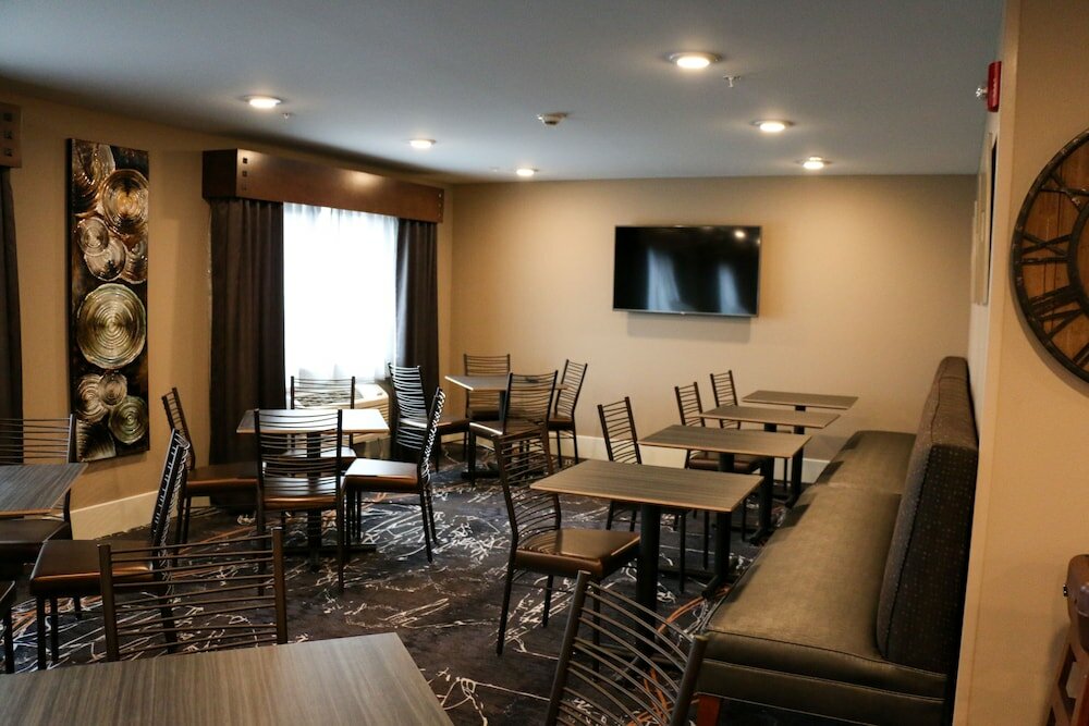 Фото Grandstay Hotel And Suites Morris