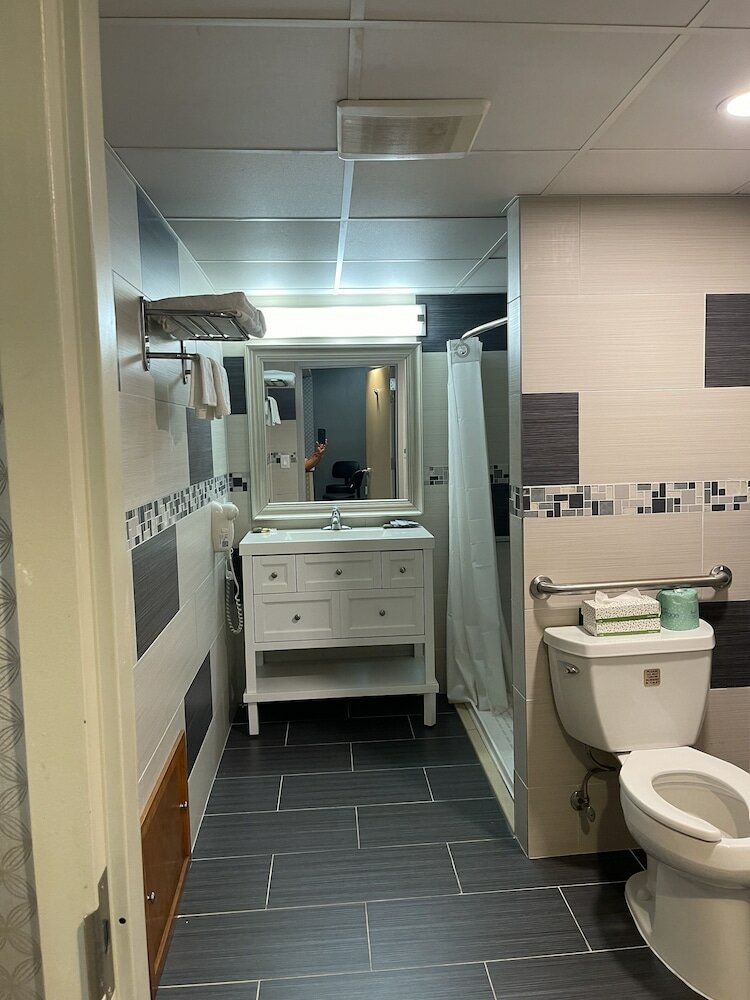 Фото Red Carpet Inn Elmwood Park