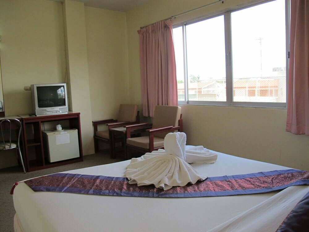 Фото Chumphon Palace Hotel