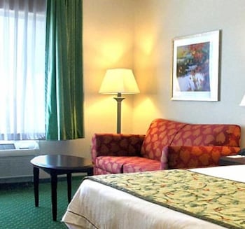 Фото Fairfield Inn and Suites by Marriott Denton