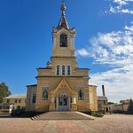 Tserkov Pokrova Presvyatoy Bogoroditsy V Ussuriyske (ulitsa Chicherina, 80А) ، كنيسة أرثوذكسية