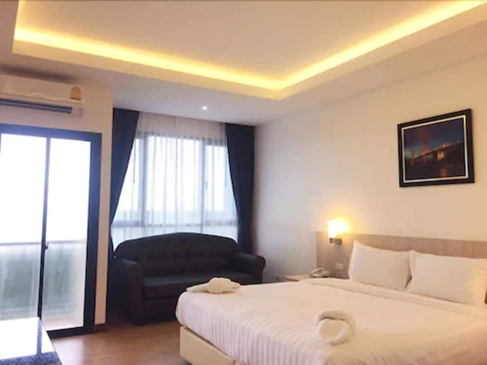 Фото Orchid Riverview Hotel