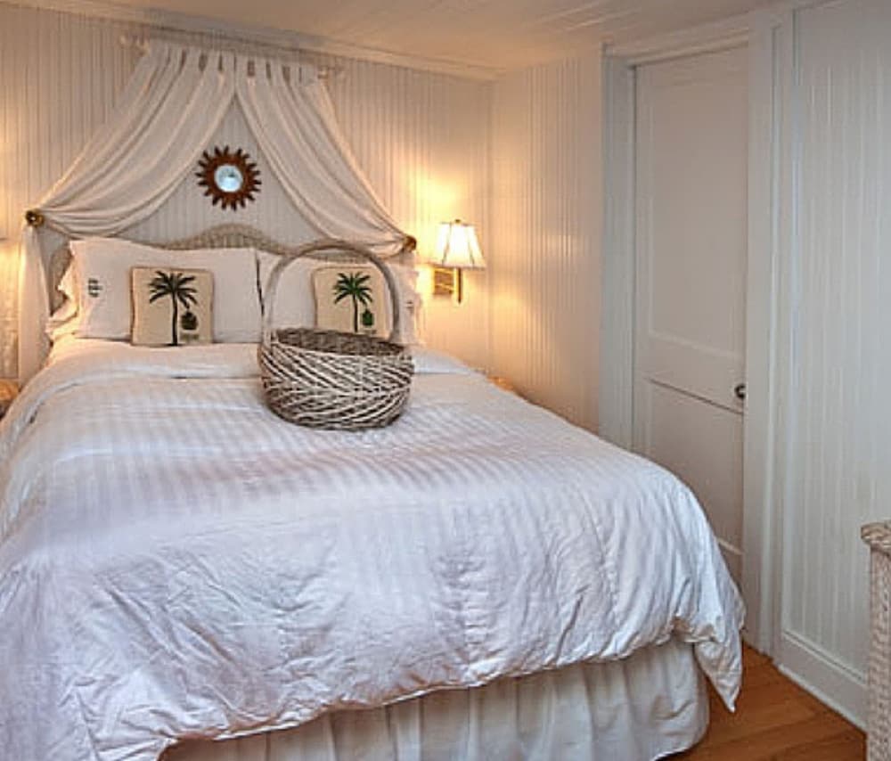 Фото Bungalow Beach Resort