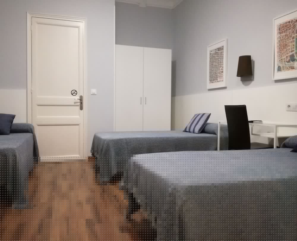 Фото Hostal Lesseps