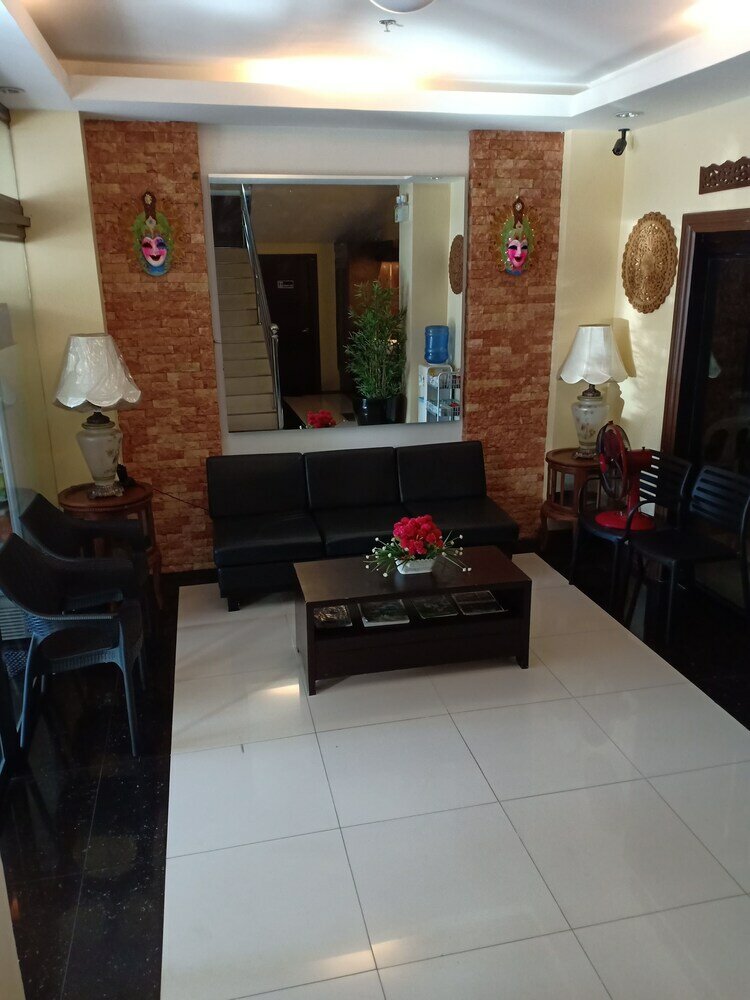 Фото East Square Inn