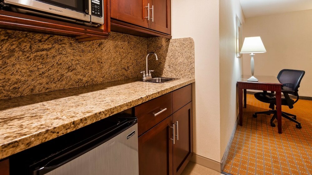 Фото Best Western Plus West Covina Inn