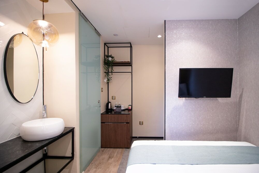 Фото Harbour Ville Hotel Hamilton - Lavender