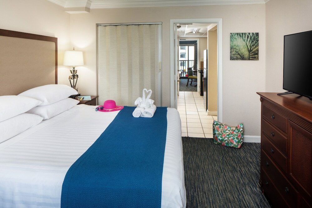 Фото Sea Crest Oceanfront Resort