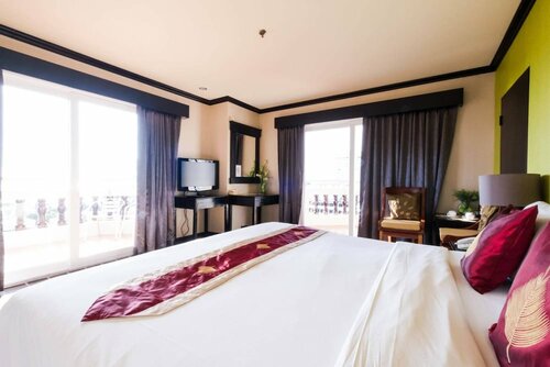 Гостиница Jomtien Thani Hotel в Паттайе