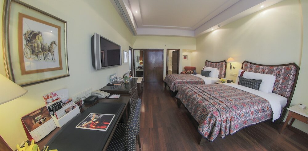 Фото The LaLiT Mumbai