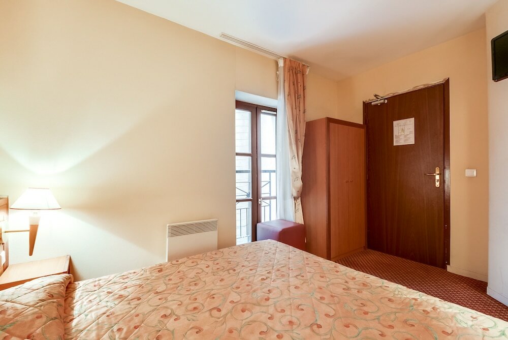 Фото La Dépendance