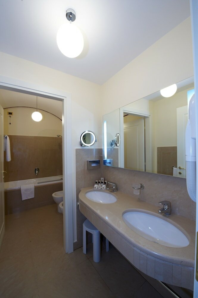 Фото Grand Hotel Piazza Borsa