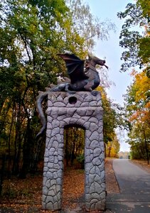 Ворота с драконами (Moscow, Yugo-Vostochniy Administrative Okrug, Kuzminki District), landmark, attraction