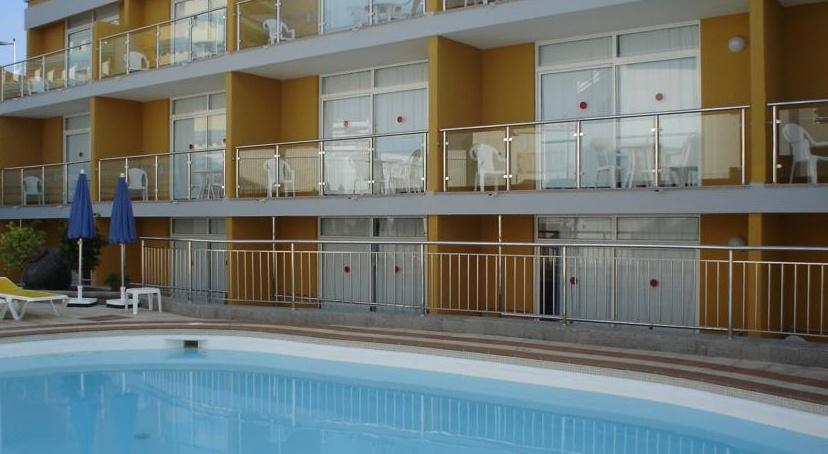 Фото Apartamentos Karina