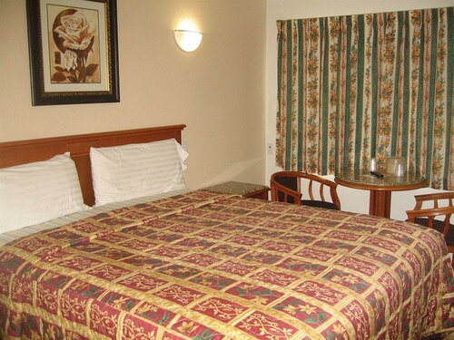 Гостиница Walls Motel Long Beach в Лонг-Бич