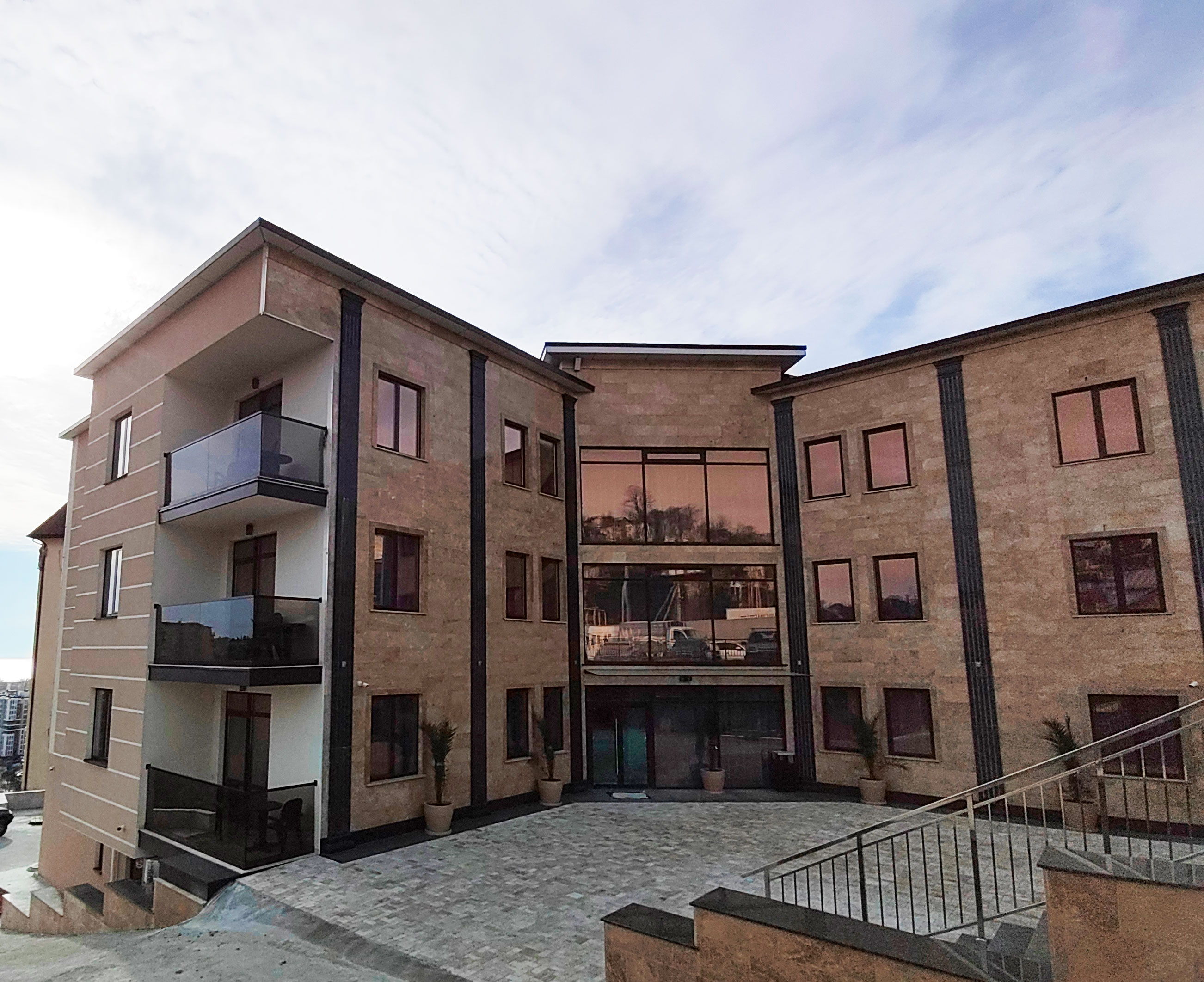 Фото отеля 2