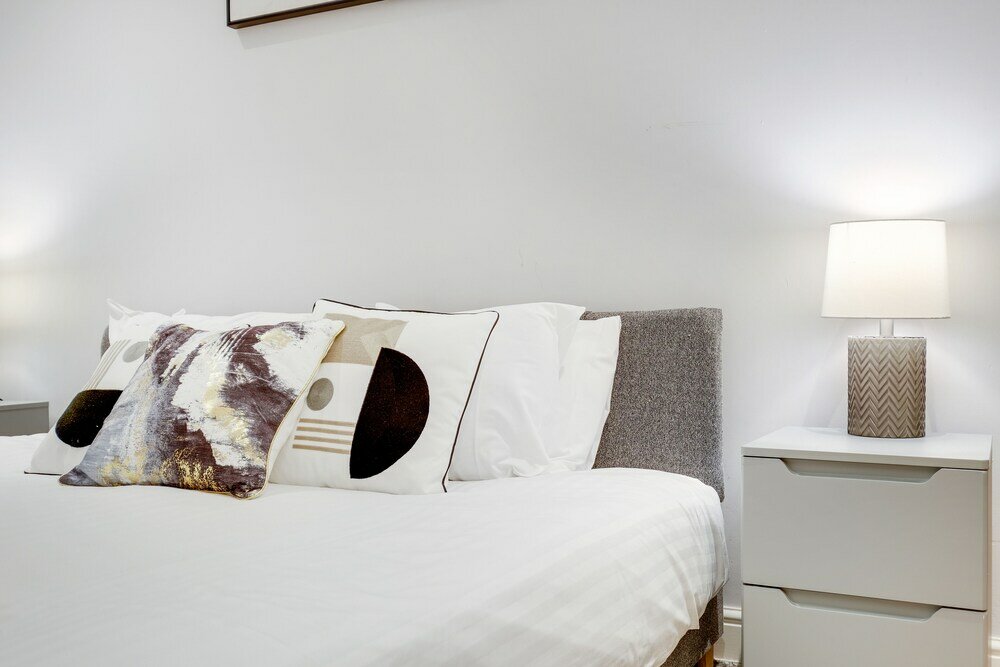 Фото Modern Bright Spacious 2 bed Barnet Apt