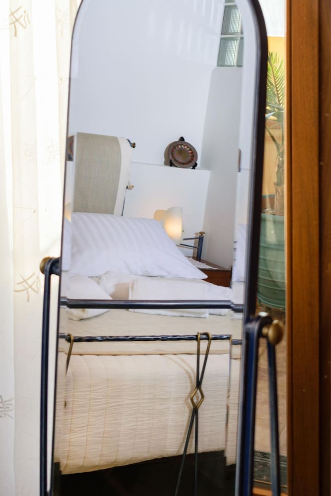 Фото Xenios Dias Apartments