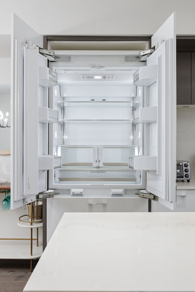 Фото 7476 Granville St