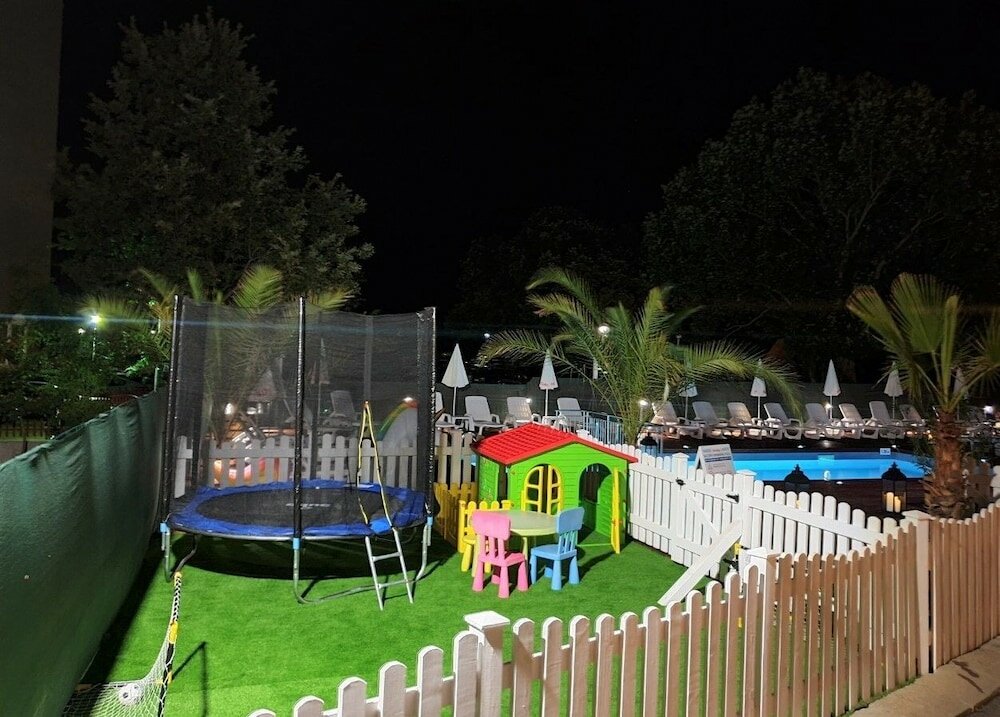 Фото Family Hotel Sunday