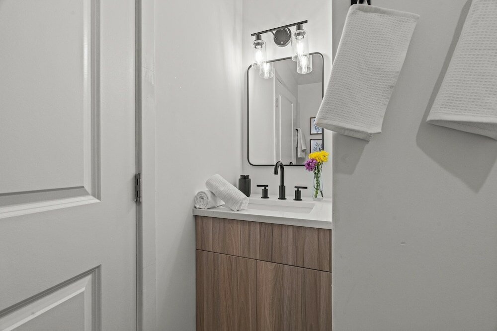 Фото Luxurious Modern Apt Near Art Museum