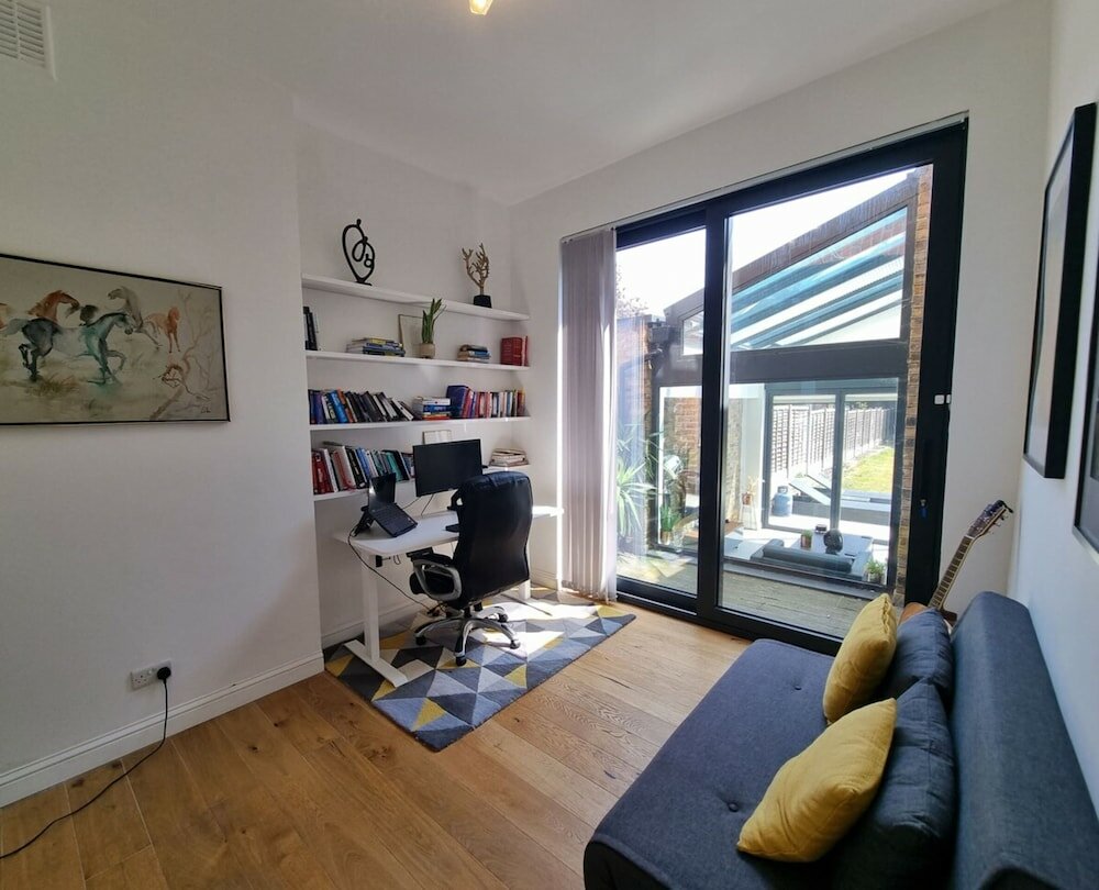 Фото Luxury 3 Bedroom Apartment With Large Garden & gym