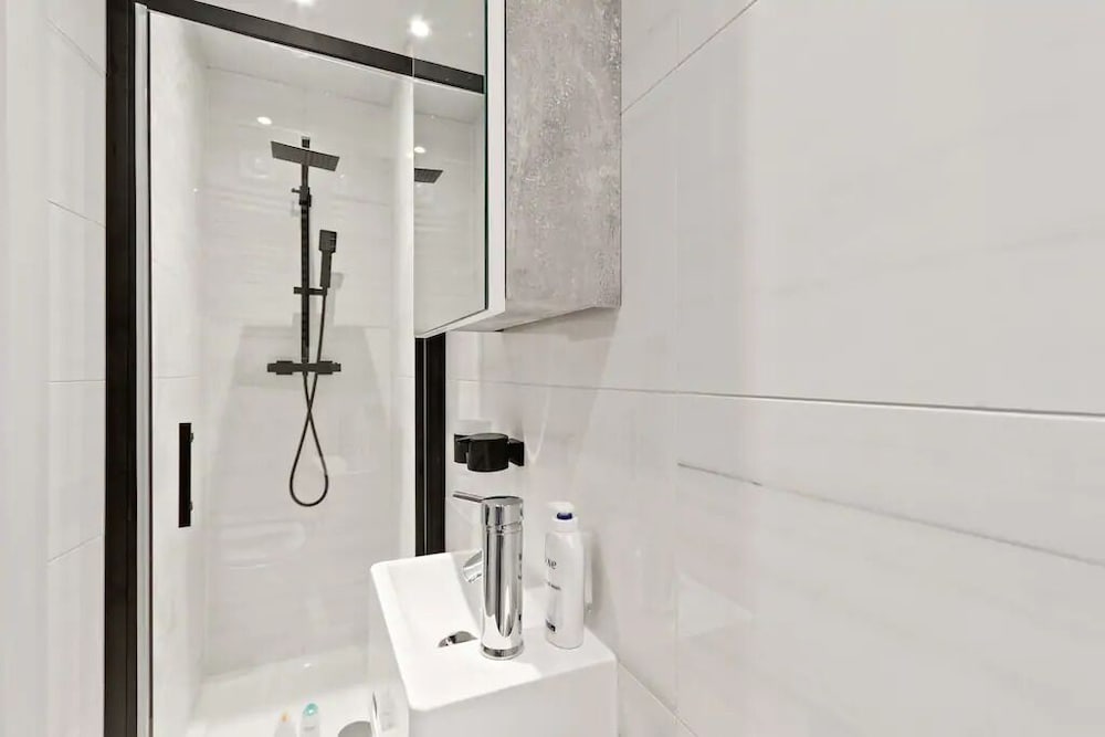 Фото 73 Oakley Square