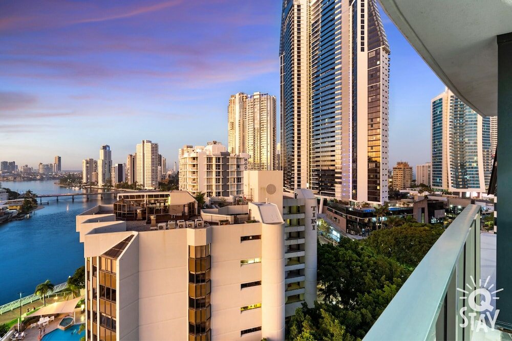 Фото Avalon Apartments - Q Stay