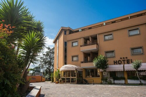 Гостиница Hotel Santa Maura в Риме