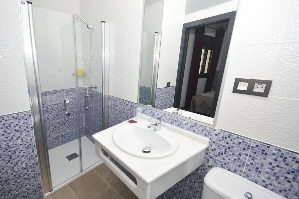 Фото Hostal Maria Jose