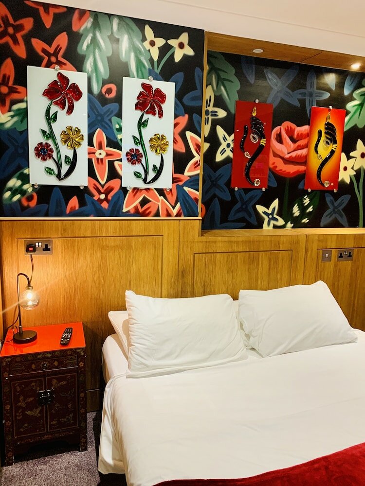 Фото The Melville Hotel by Rokxy - Kings Cross